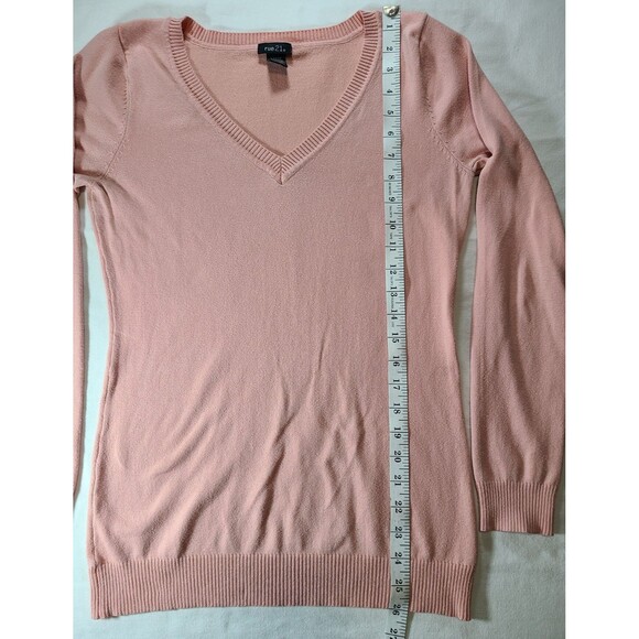 Rue21 Pink V-Neck Sweater Size Large Long Sleeve Soft Lightweight Knit Top - Picture 4 of 6